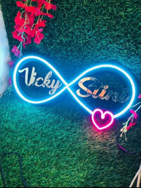 coustumize 3D couple name with neon light boarder